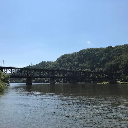 Merl 公寓 摩泽尔河畔的泽尔